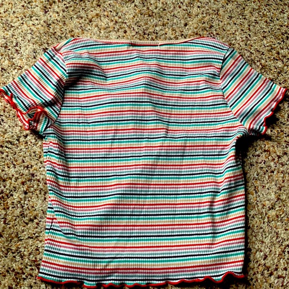 Junior’s Cropped Shirt - Picture 2 of 2